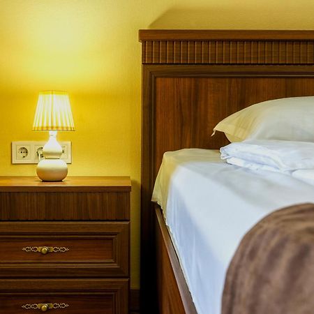 Hotel Middleton Tbilisi Bagian luar foto