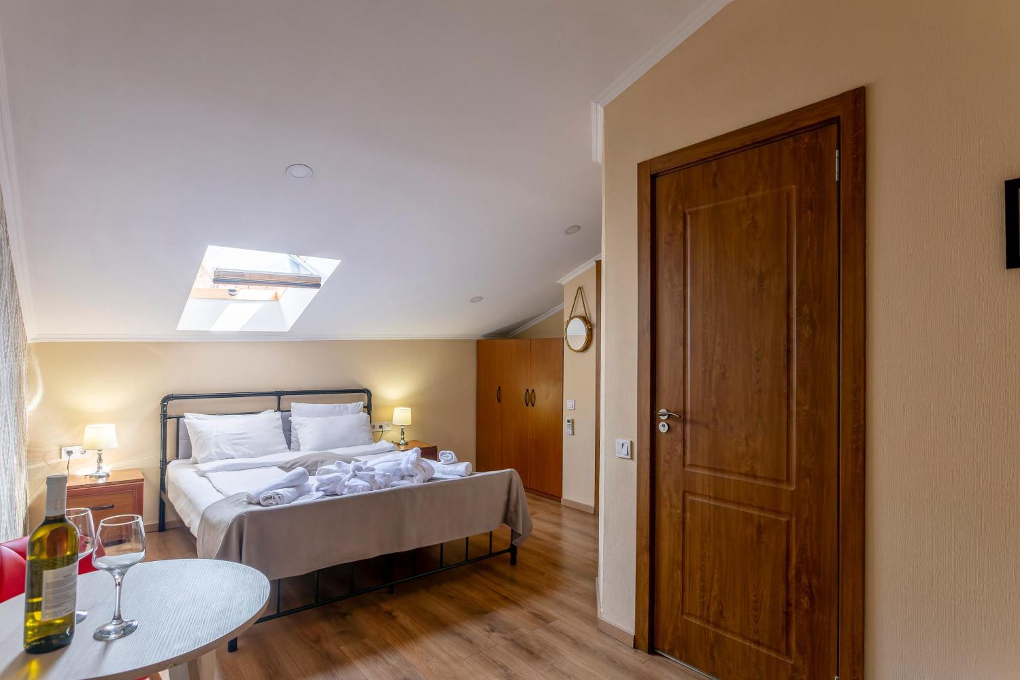 Hotel Middleton Tbilisi Bagian luar foto