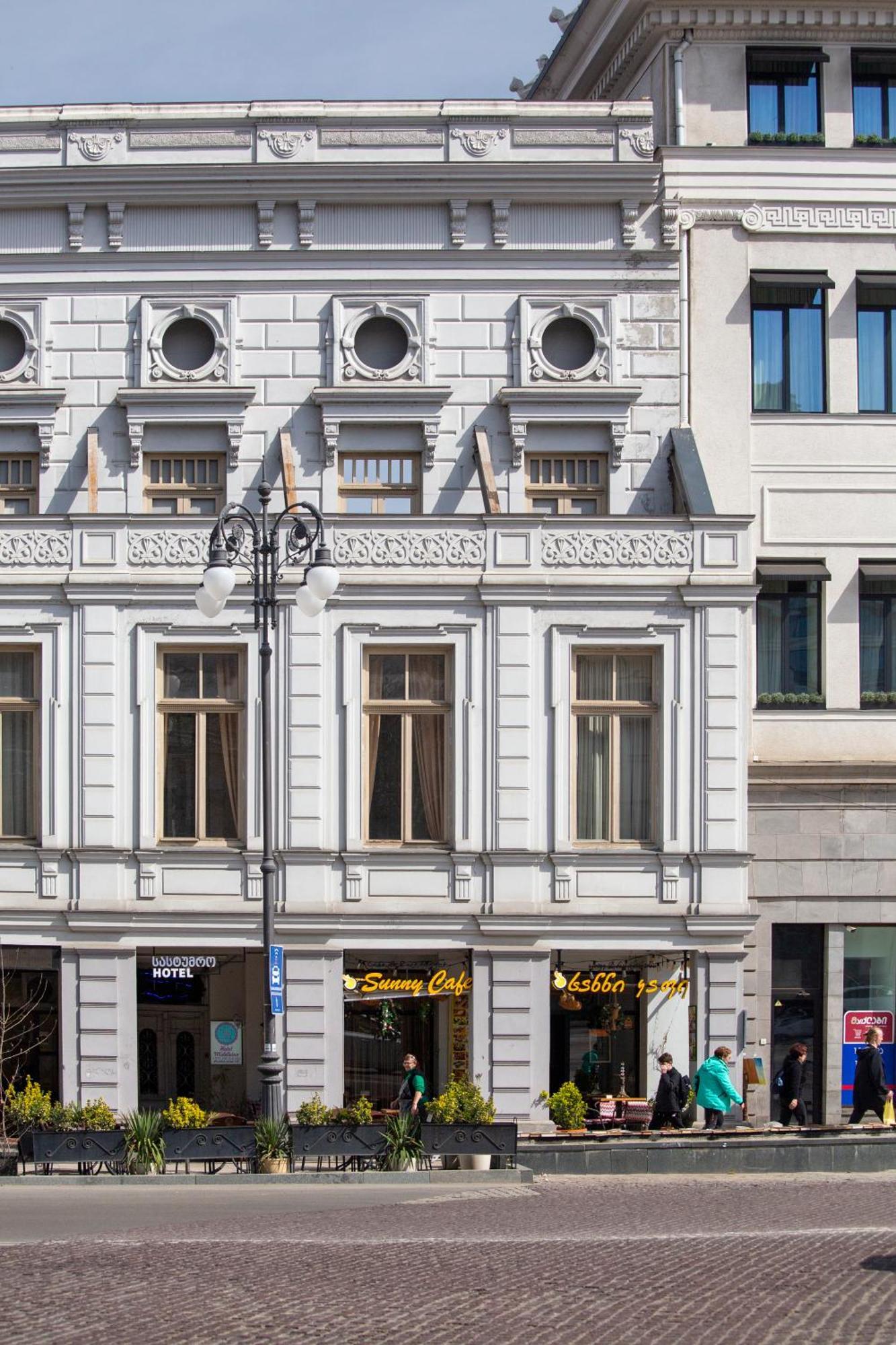 Hotel Middleton Tbilisi Bagian luar foto