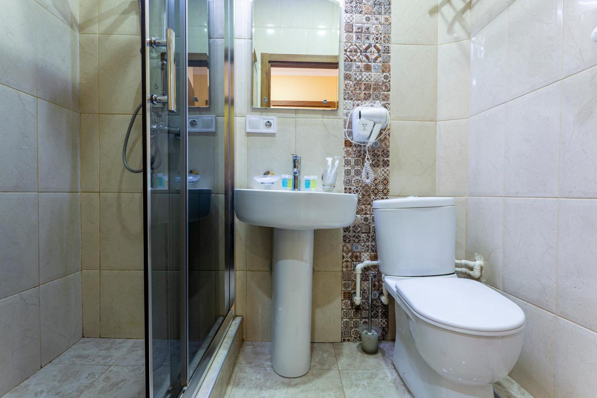Hotel Middleton Tbilisi Bagian luar foto