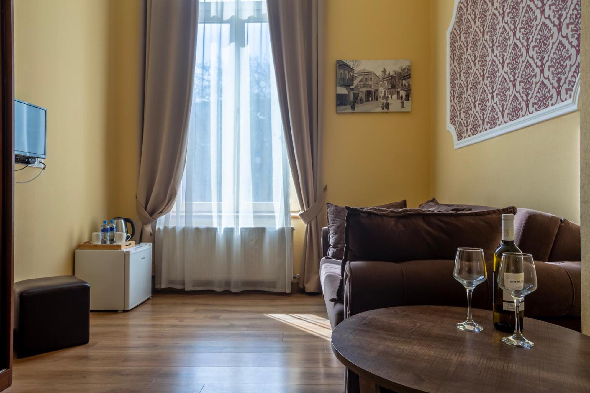 Hotel Middleton Tbilisi Bagian luar foto