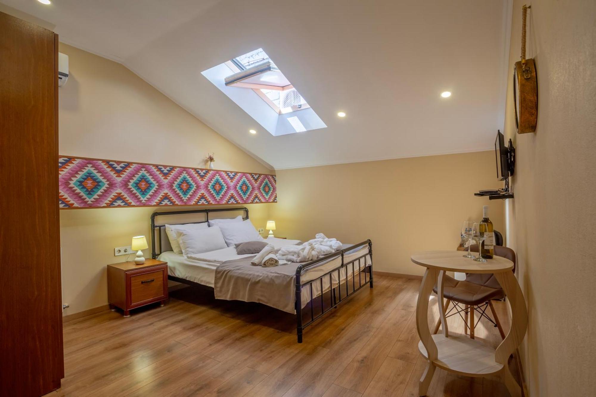 Hotel Middleton Tbilisi Bagian luar foto