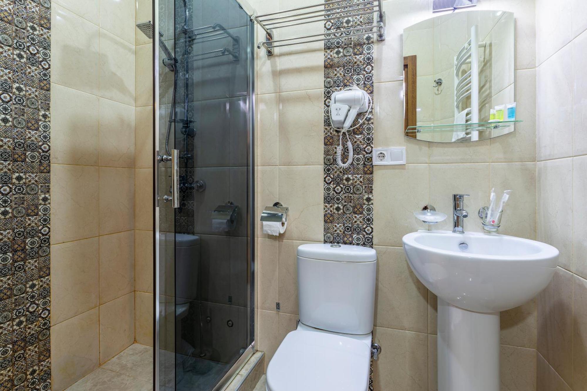 Hotel Middleton Tbilisi Bagian luar foto