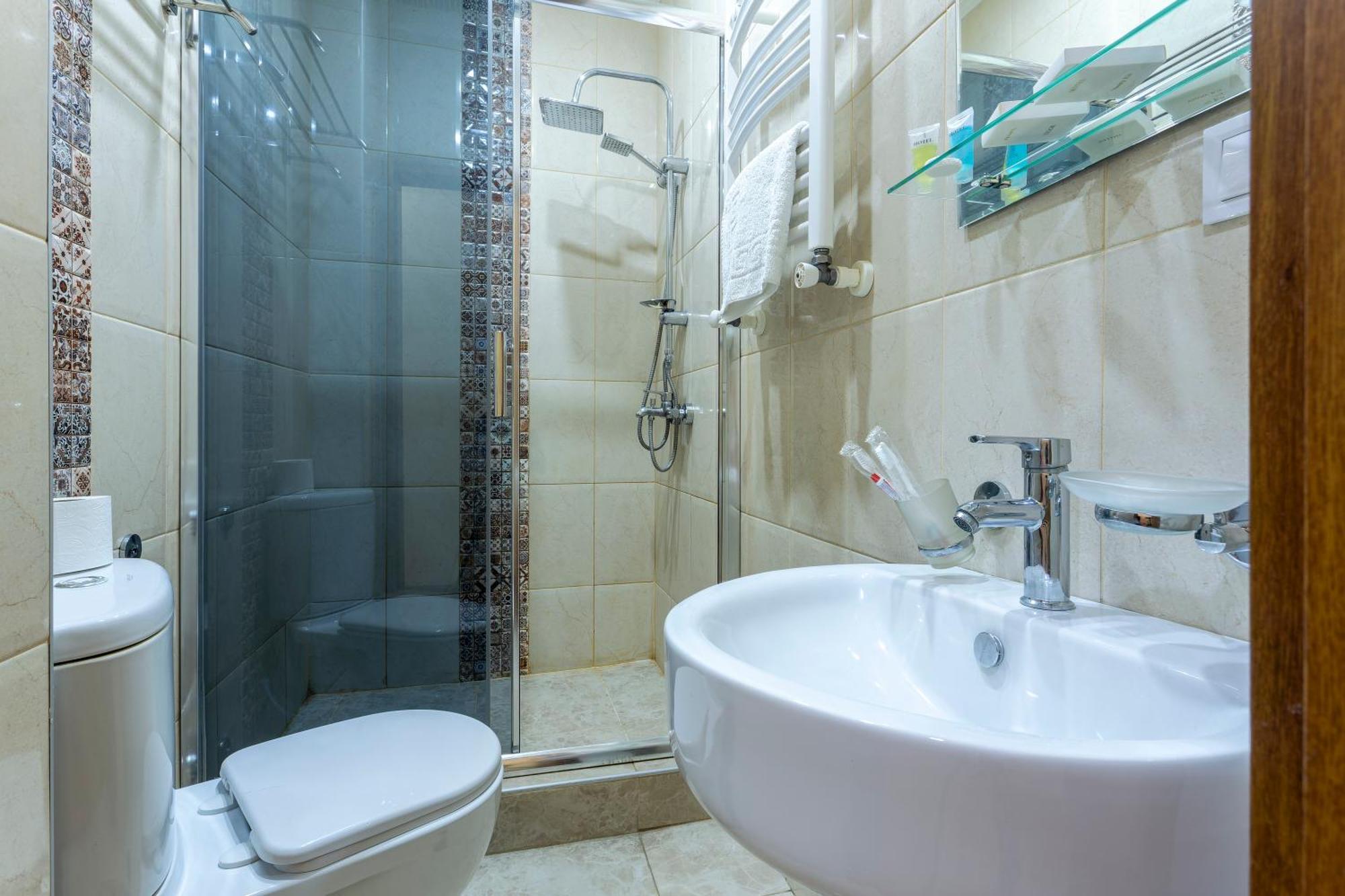 Hotel Middleton Tbilisi Bagian luar foto