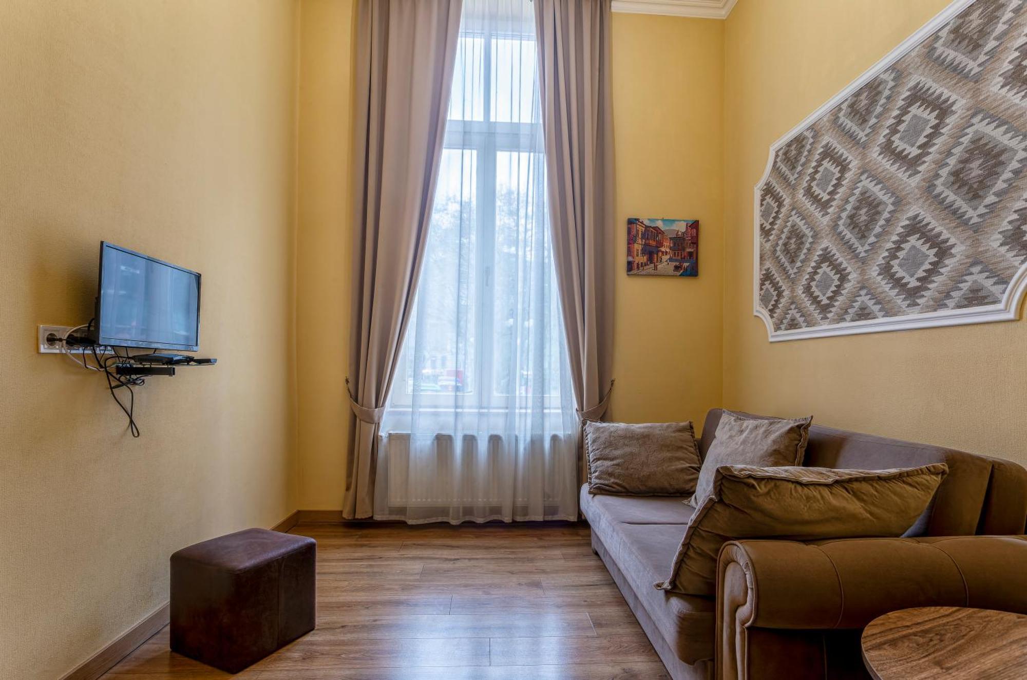 Hotel Middleton Tbilisi Bagian luar foto